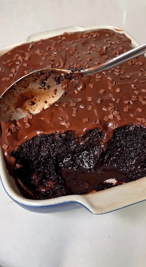 Bolo de Chocolate Quente (Brazilian Hot Chocolate Cake)