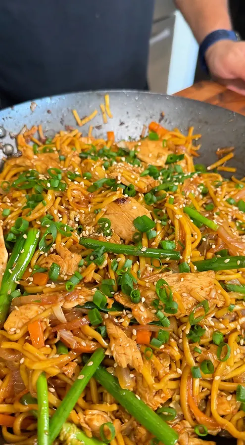 Best Chicken Chowmein (20 Minutes)