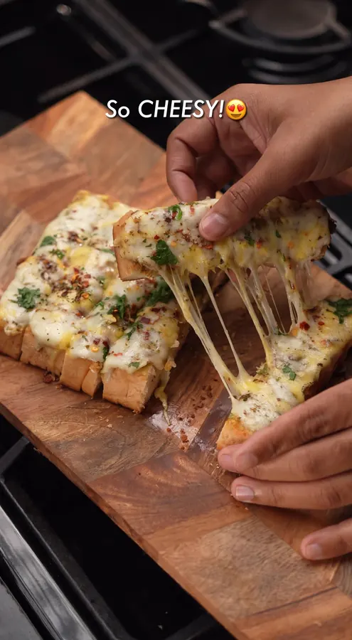 Cheesy Garlic Bread (No Oven)