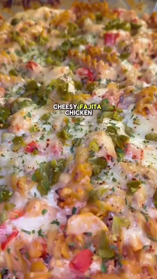 Cheesy Chicken Fajita Pasta Bake